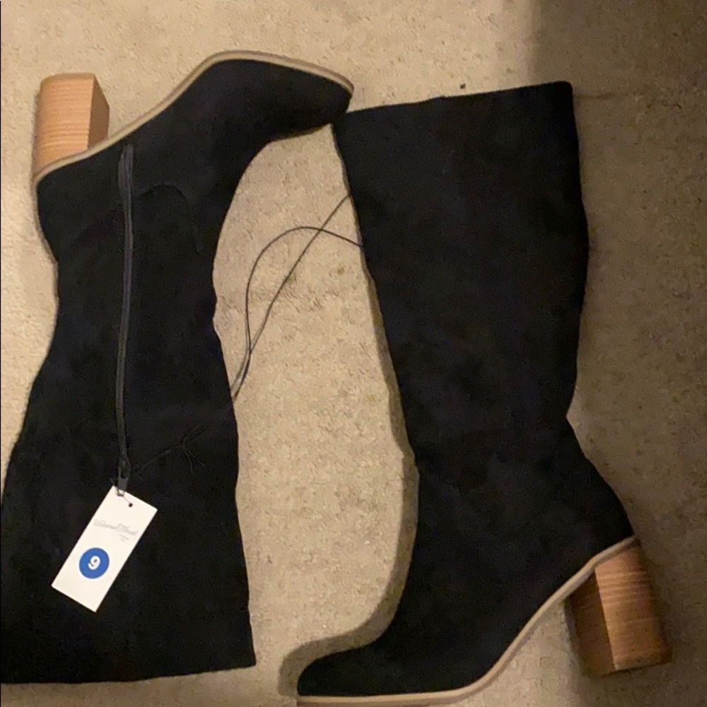 Black Boot with Chunky Heel